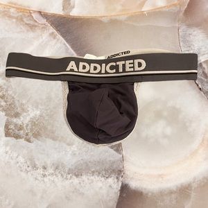 Addicted Thong size M